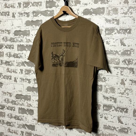 VIntage Comedy Shirt Protect Your Nuts Squirrel Shirt Large - Picture 2 of 4